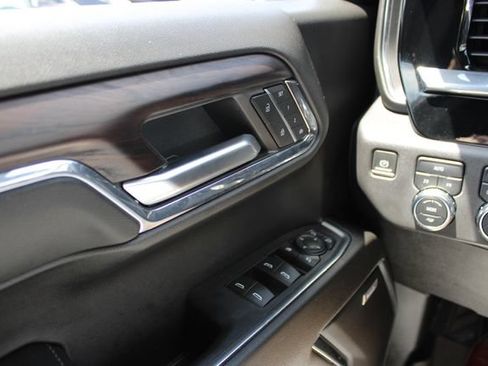 Used 2024 GMC Sierra 1500 SLT w/ SLT Premium Plus Package AWD/4WD image 12