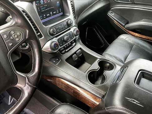 Used 2020 Chevrolet Suburban LT image 14