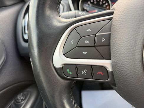 Used 2020 Jeep Compass Latitude image 17