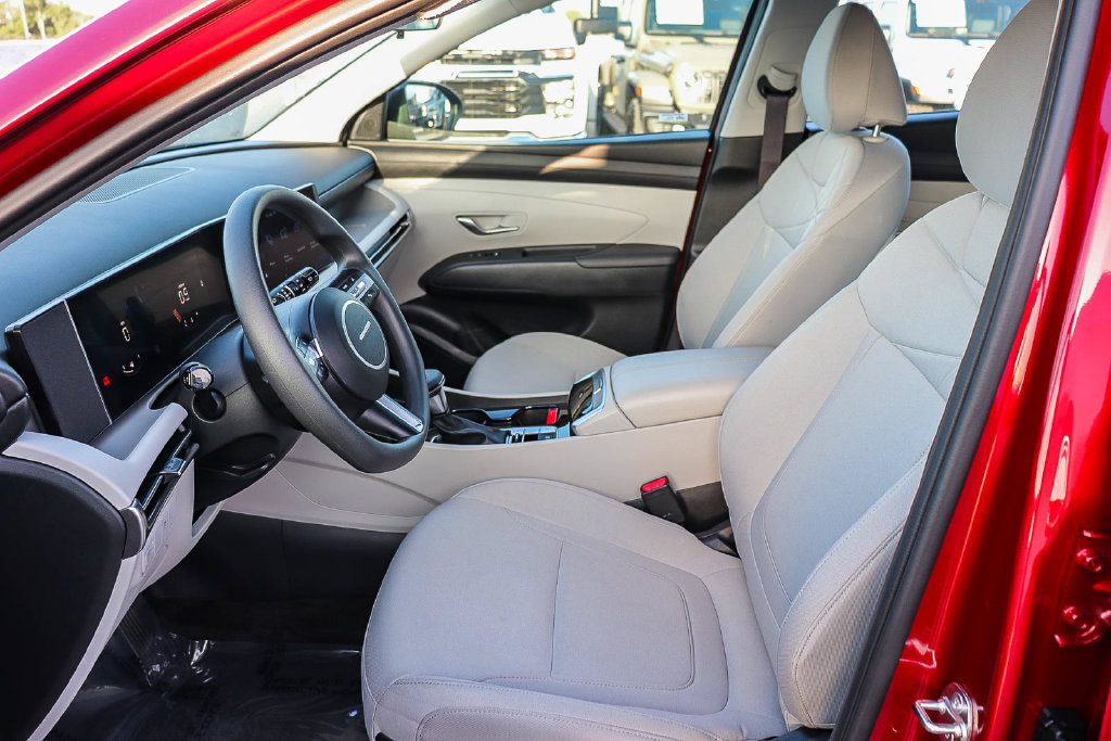 Used 2025 Hyundai Tucson SE FWD image 20