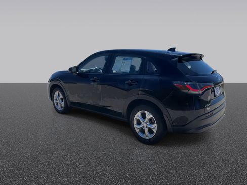 Used 2023 Honda HR-V LX image 7