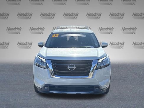 Used 2022 Nissan Pathfinder SL image 3