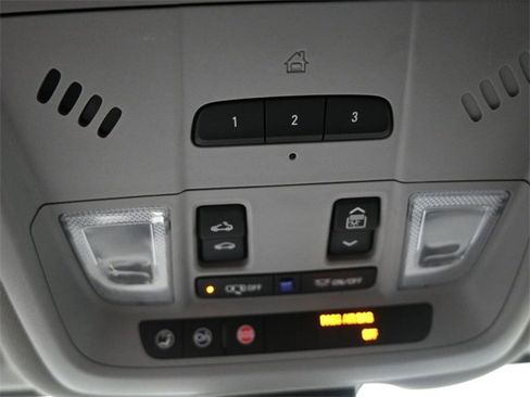 Used 2018 Chevrolet Equinox Premier image 29