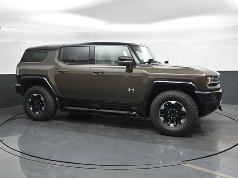 Used 2024 GMC Hummer EV 3X w/ Extreme Off-Road Package image 9