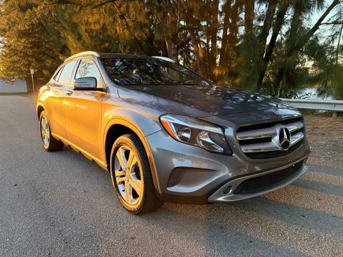 Used 2016 Mercedes-Benz GLA 250 4MATIC w/ Premium Package image 4