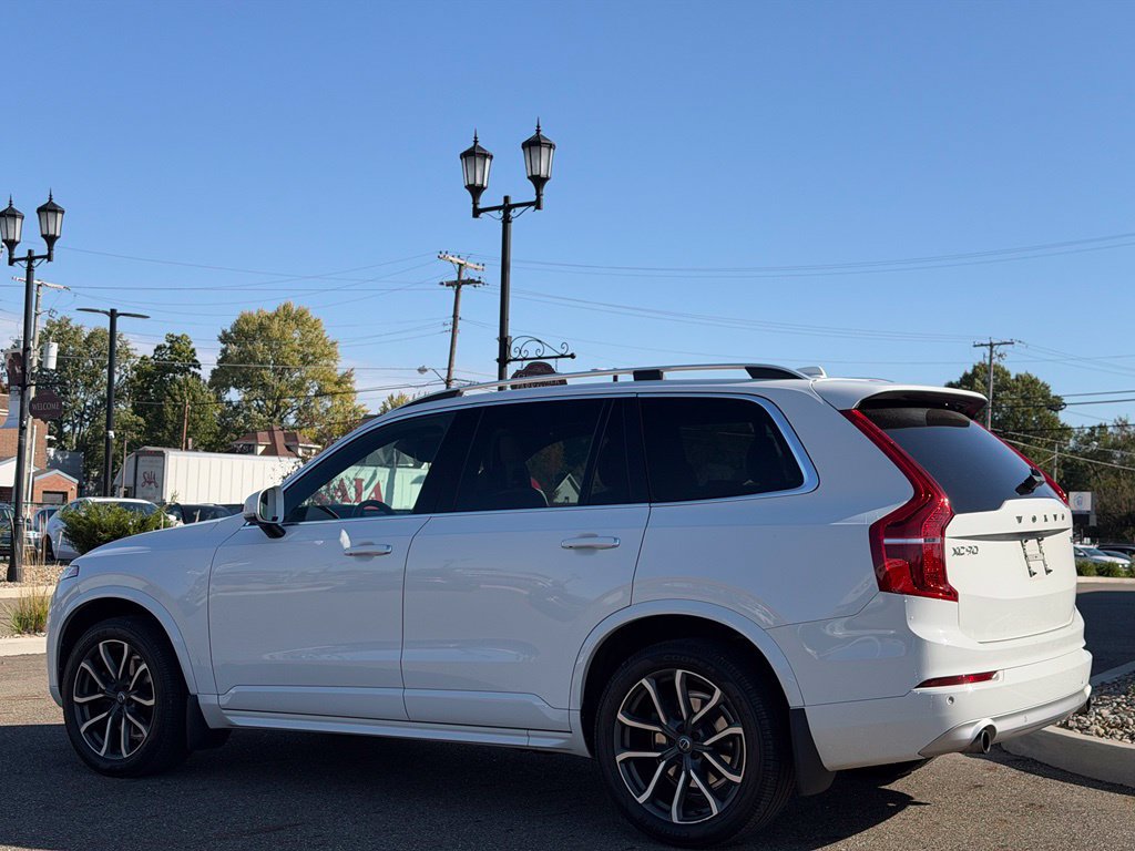 Used 2018 Volvo XC90 T5 Momentum w/ Momentum Plus Package FWD image 3