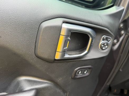 Used 2018 Jeep Wrangler Unlimited Rubicon AWD/4WD image 26