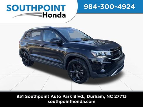 Used 2022 Volkswagen Taos SE image 1