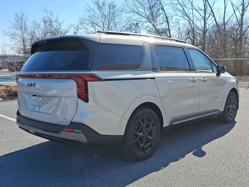 New 2026 Kia Carnival SX Prestige FWD image 3