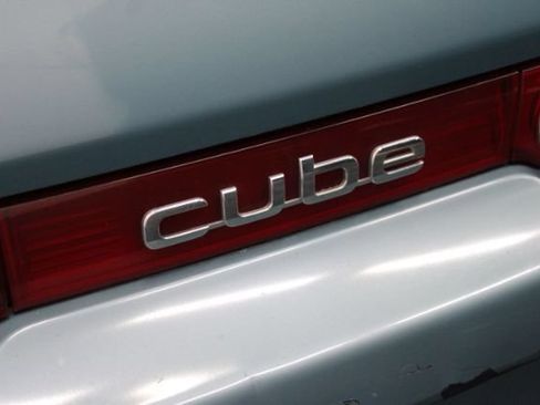 Used 2009 Nissan Cube 1.8 S w/ Interior Designer Pkg FWD image 8