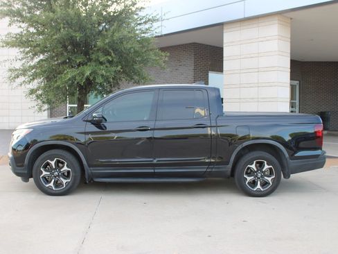 Used 2017 Honda Ridgeline Black Edition image 2