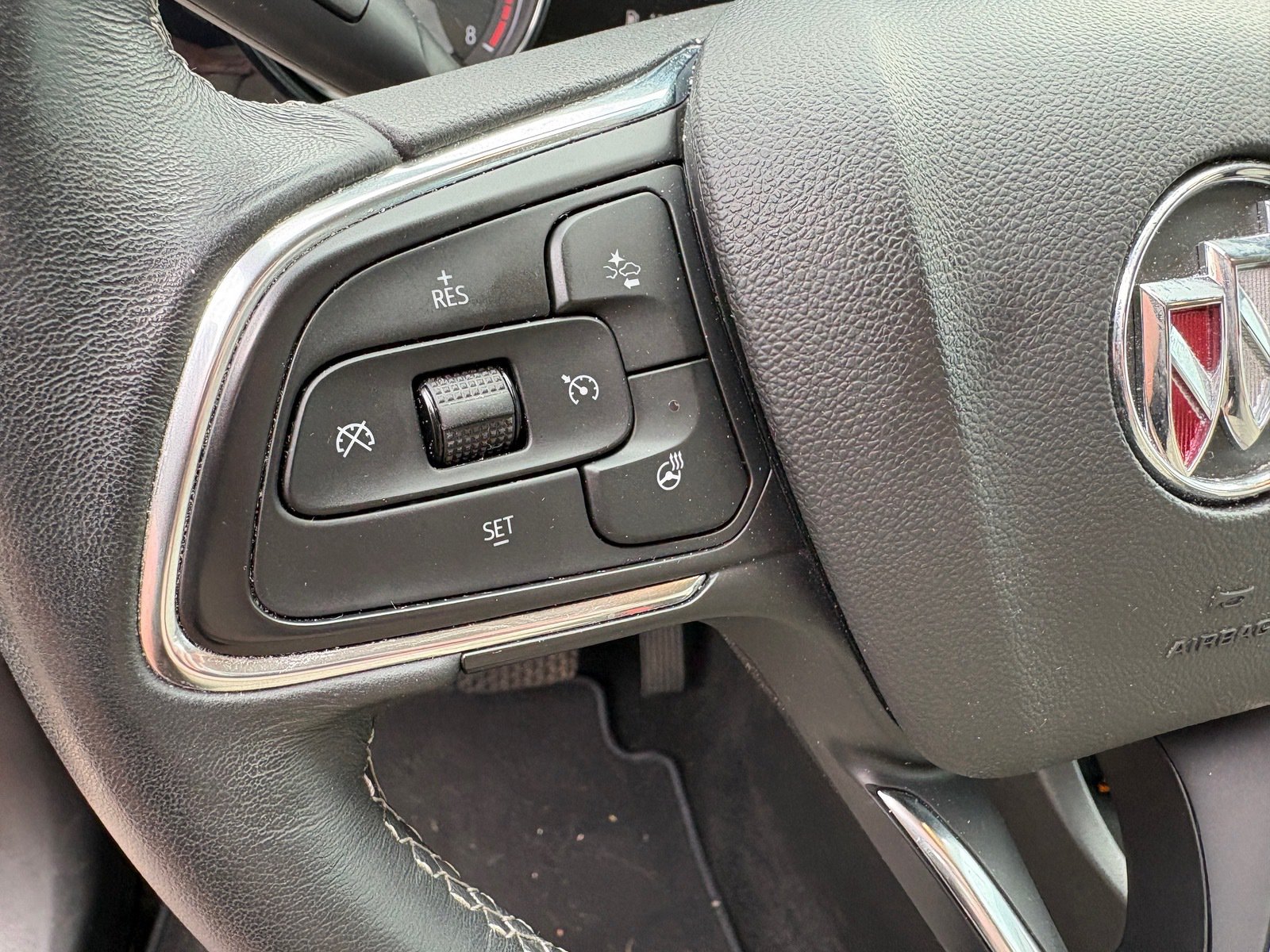 Used 2022 Buick Encore GX Essence w/ Advanced Technology Package FWD image 19