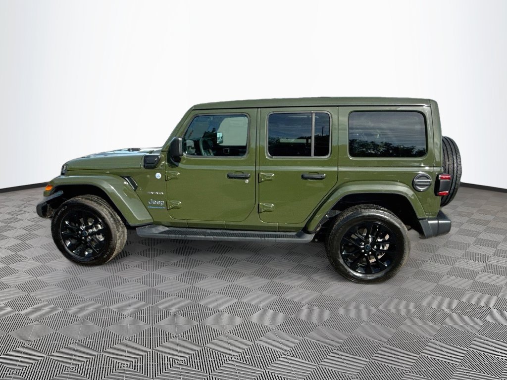 Used 2024 Jeep Wrangler Unlimited Sahara AWD/4WD image 9