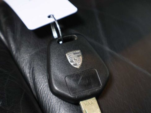 Used 2001 Porsche 911 Carrera 4 AWD/4WD image 36
