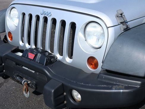 Used 2012 Jeep Wrangler Unlimited Rubicon image 11