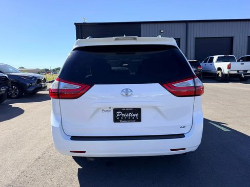 Used 2018 Toyota Sienna LE FWD image 5