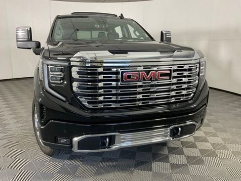 Used 2025 GMC Sierra 1500 Denali w/ Denali Reserve Package AWD/4WD image 9