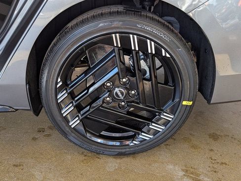 New 2026 Nissan Sentra SR w/ Floor Mat Package image 38