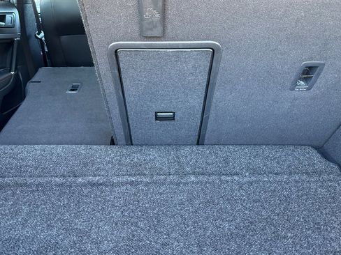 Used 2018 Volkswagen GTI SE w/ SE Leather Package image 33