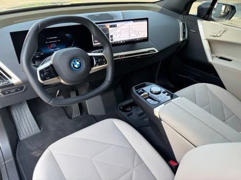 Certified 2025 BMW iX xDrive50 AWD/4WD image 18