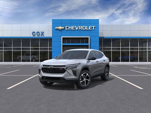 New 2026 Chevrolet Trax RS w/ Driver Confidence Package FWD image 8