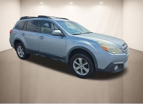 Used 2013 Subaru Outback 2.5i Limited w/ Moonroof Pkg image 2