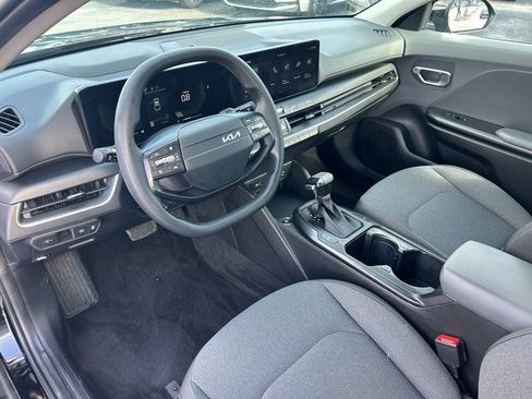 Used 2025 Kia K4 LX image 23