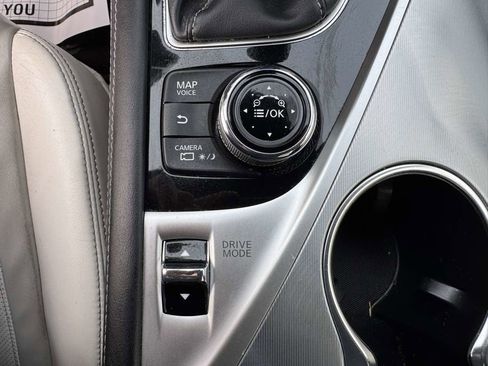 Used 2017 INFINITI Q60 w/ Premium Plus Package 2.0T image 17