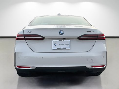 New 2026 BMW i5 eDrive40 RWD image 4