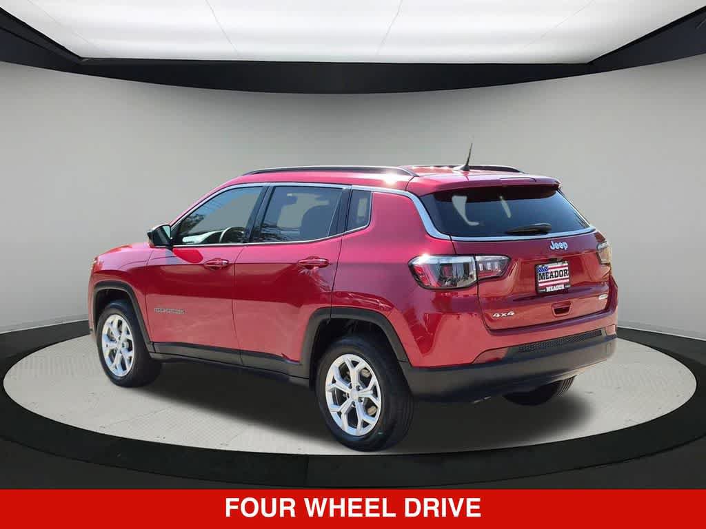 Used 2024 Jeep Compass Latitude AWD/4WD image 5