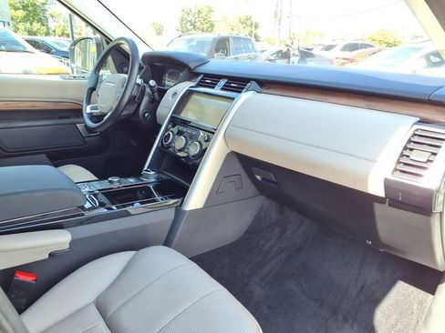 Used 2018 Land Rover Discovery HSE AWD/4WD image 27