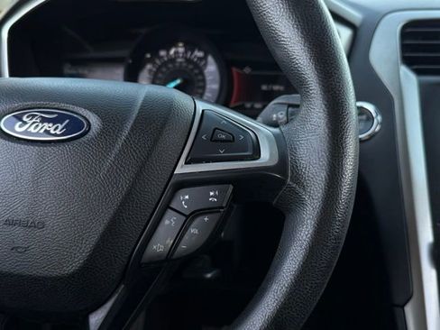 Certified 2020 Ford Fusion SE image 12