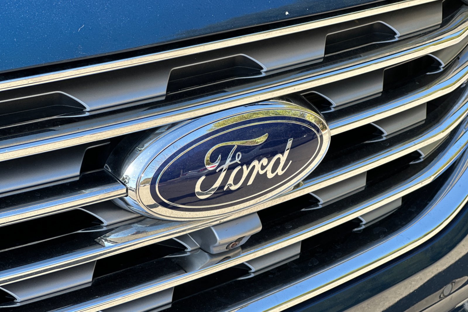 Used 2020 Ford Edge Titanium FWD image 46