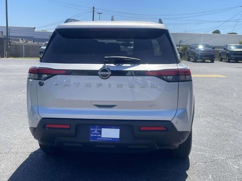 Used 2024 Nissan Pathfinder SV FWD image 4