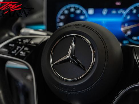 Used 2022 Mercedes-Benz S 500 4MATIC w/ 3D Technology Package image 31