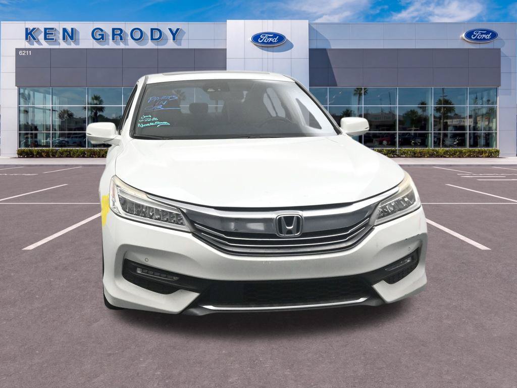 Used 2016 Honda Accord Touring image 18