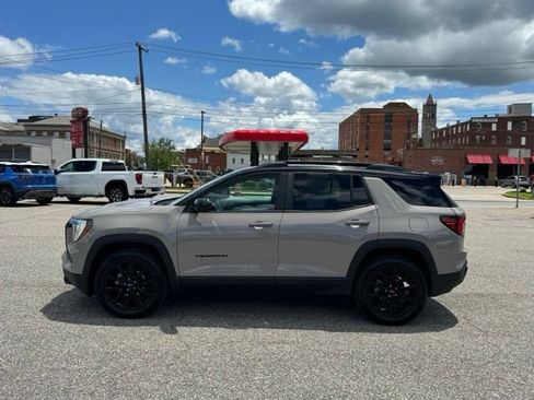 Used 2025 GMC Terrain Elevation w/ Elevation Premium Package AWD/4WD image 3