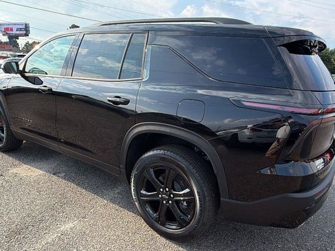 New 2027 Chevrolet Traverse LT w/ Midnight/Sport Edition FWD image 10