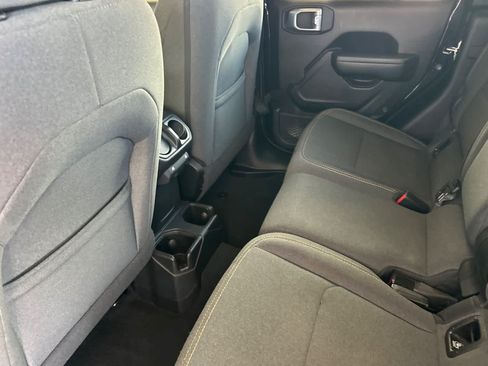 Used 2024 Jeep Gladiator Sport AWD/4WD image 12