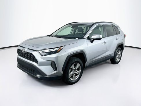 Used 2025 Toyota RAV4 XLE FWD image 3