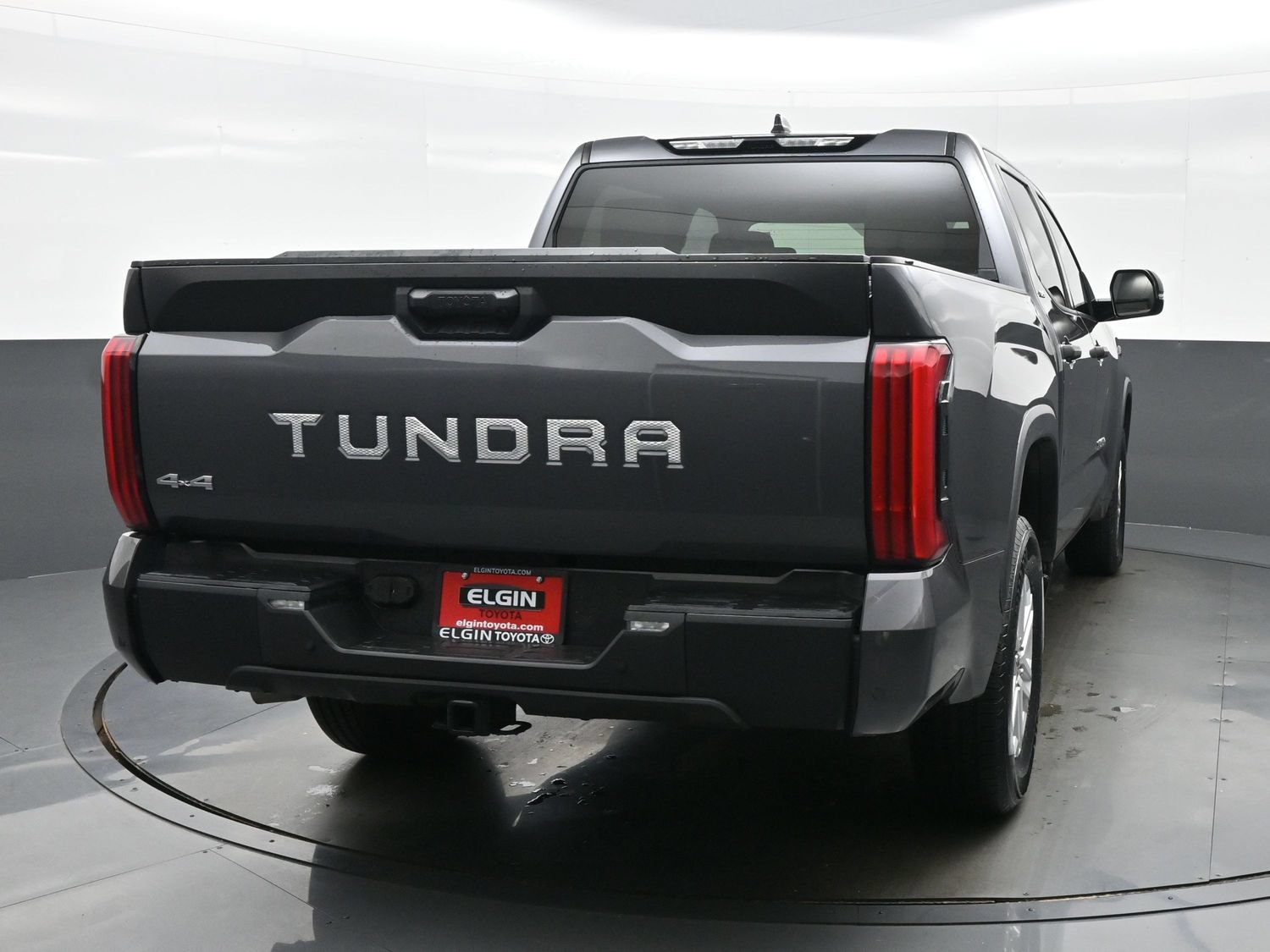 Used 2023 Toyota Tundra SR5 w/ SR5 Convenience Package AWD/4WD image 5