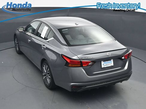 Used 2025 Nissan Altima 2.5 SV FWD image 21