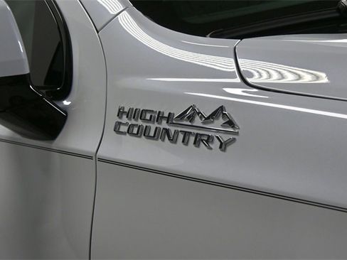 New 2026 Chevrolet Tahoe High Country image 3