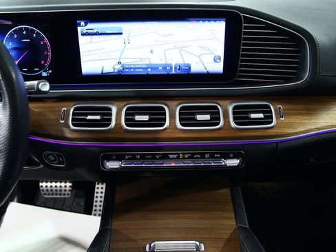 Certified 2025 Mercedes-Benz GLS 450 4MATIC image 21