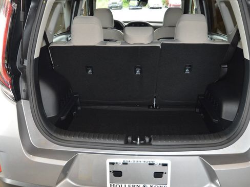 Used 2025 Kia Soul LX FWD image 15
