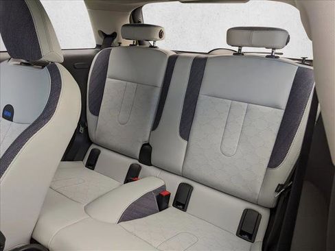 Certified 2025 MINI Cooper S image 17