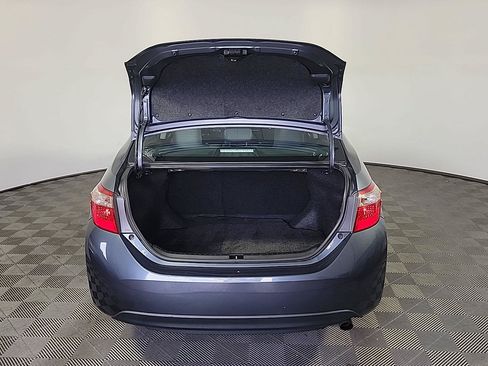 Used 2019 Toyota Corolla LE w/ Carpet Mat Package (TMS) FWD image 6
