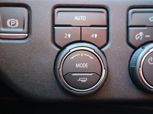 Used 2024 Chevrolet Silverado 1500 LT image 25