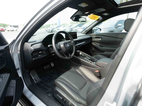 Used 2025 Honda Accord Sport image 8