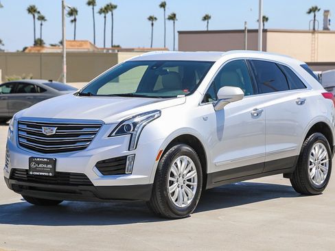 Used 2019 Cadillac XT5 FWD image 3